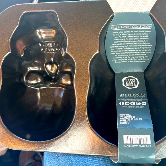 Nordic Ware Haunted Skull Cake Pan